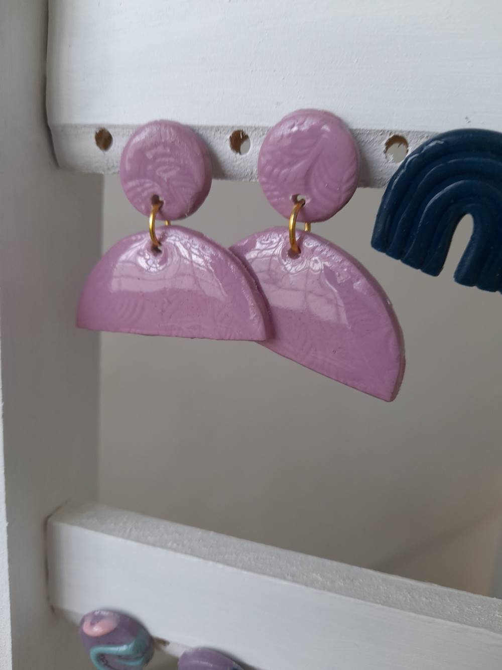Aros de arcilla polimérica rosas