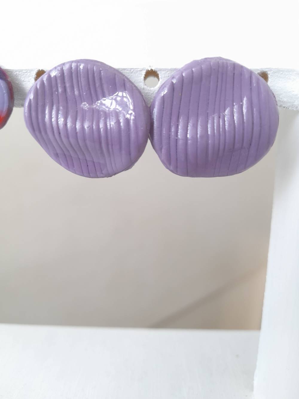 Aros de arcilla polimérica lilas